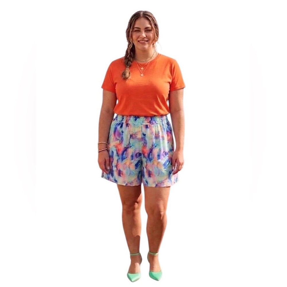 Women’s Multicolor Watercolor Print Shorts - Elastic Waist